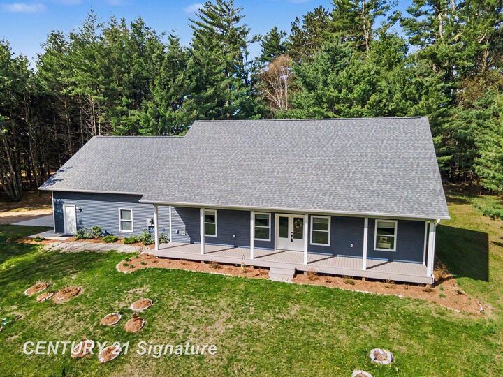 Property Photo:  2238 Fox Run Road  MI 48661 