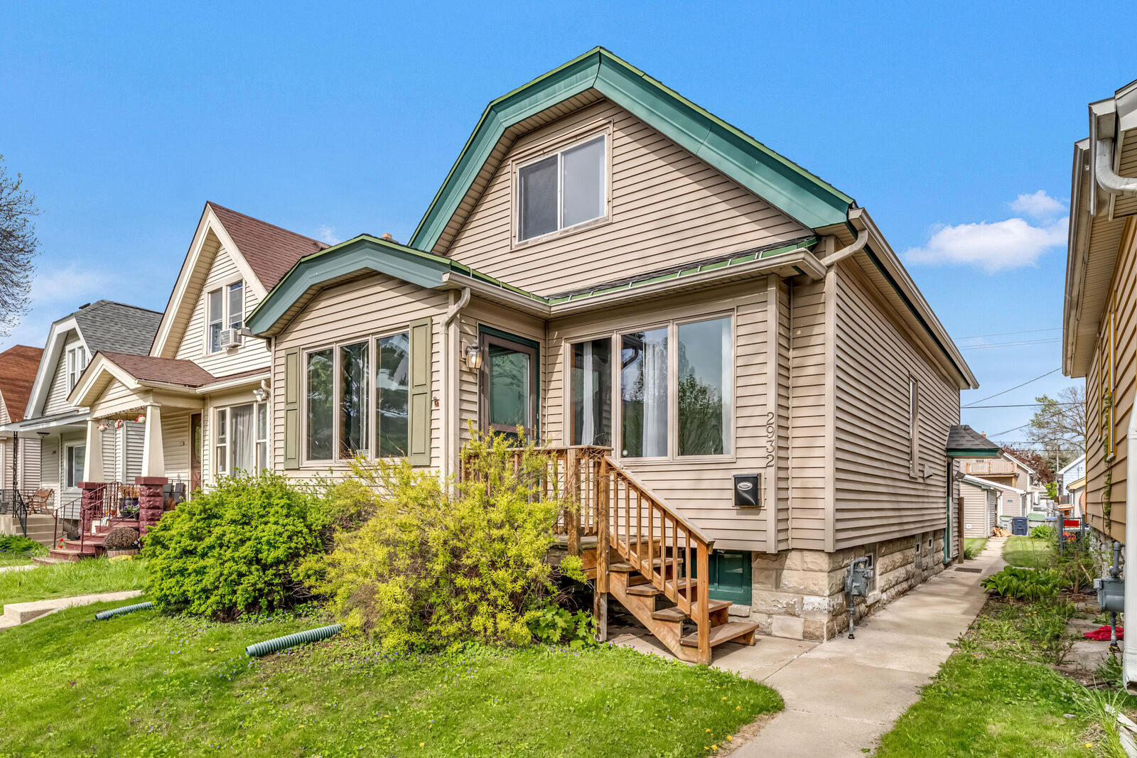 Property Photo:  2932 S 8th St  WI 53215 