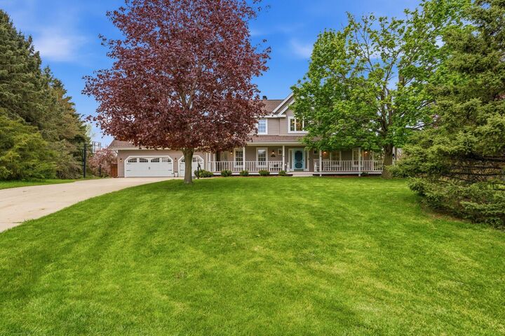 Property Photo:  105 Mark Ct  WI 53153 