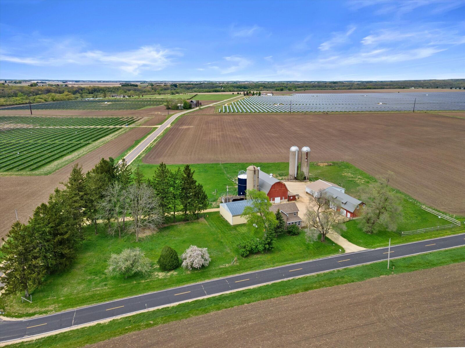 Property Photo: W9650 Creek Rd WI 53114