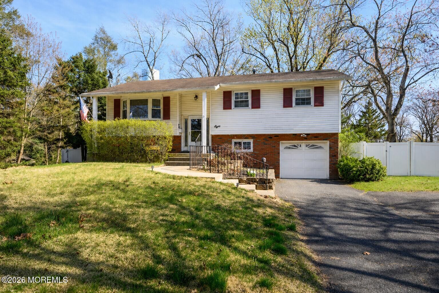 Property Photo:  8 Holiday Road  NJ 07726 