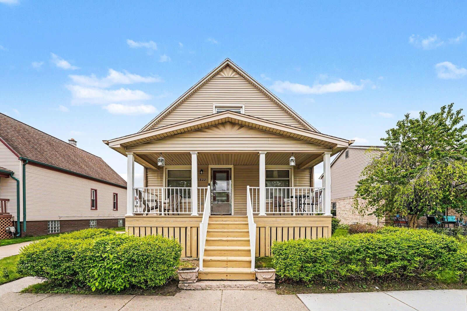 Property Photo:  1822 4th Street  MI 48192 