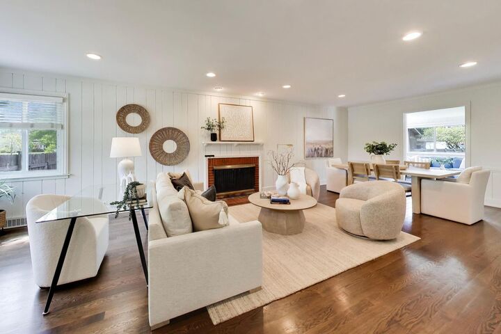 Property Photo: 804 Community Drive IL 60526