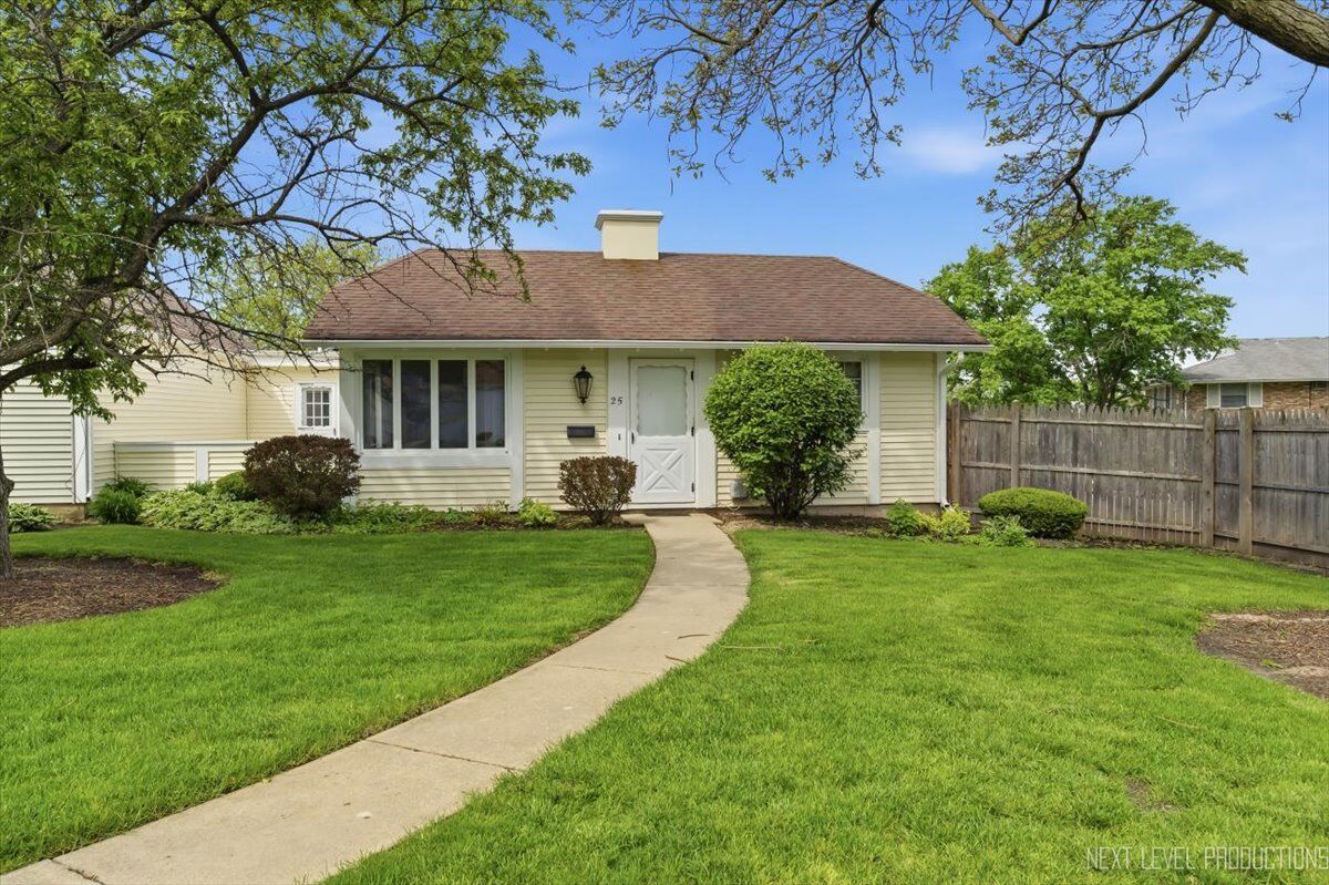 Property Photo: 25 Garden Drive 1 IL 60538