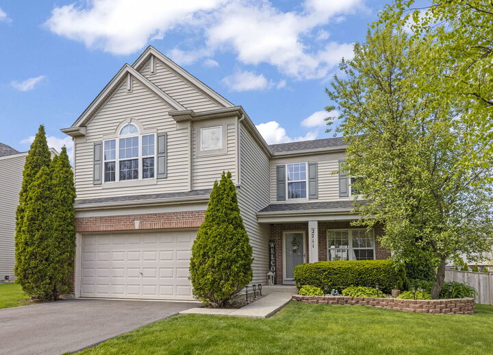 Property Photo: 2711 Misty Brook Lane IL 60432