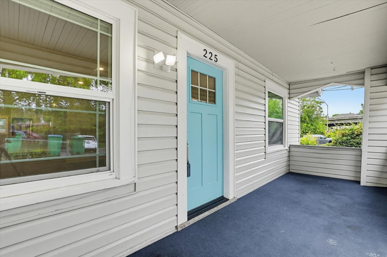 Property Photo:  225 Bank Street  CA 95945 