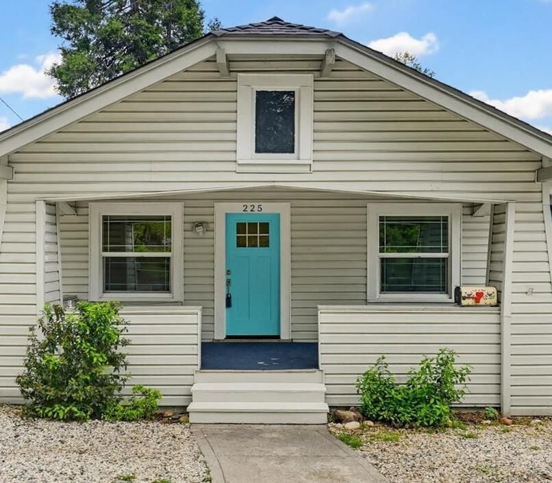 Property Photo:  225 Bank Street  CA 95945 