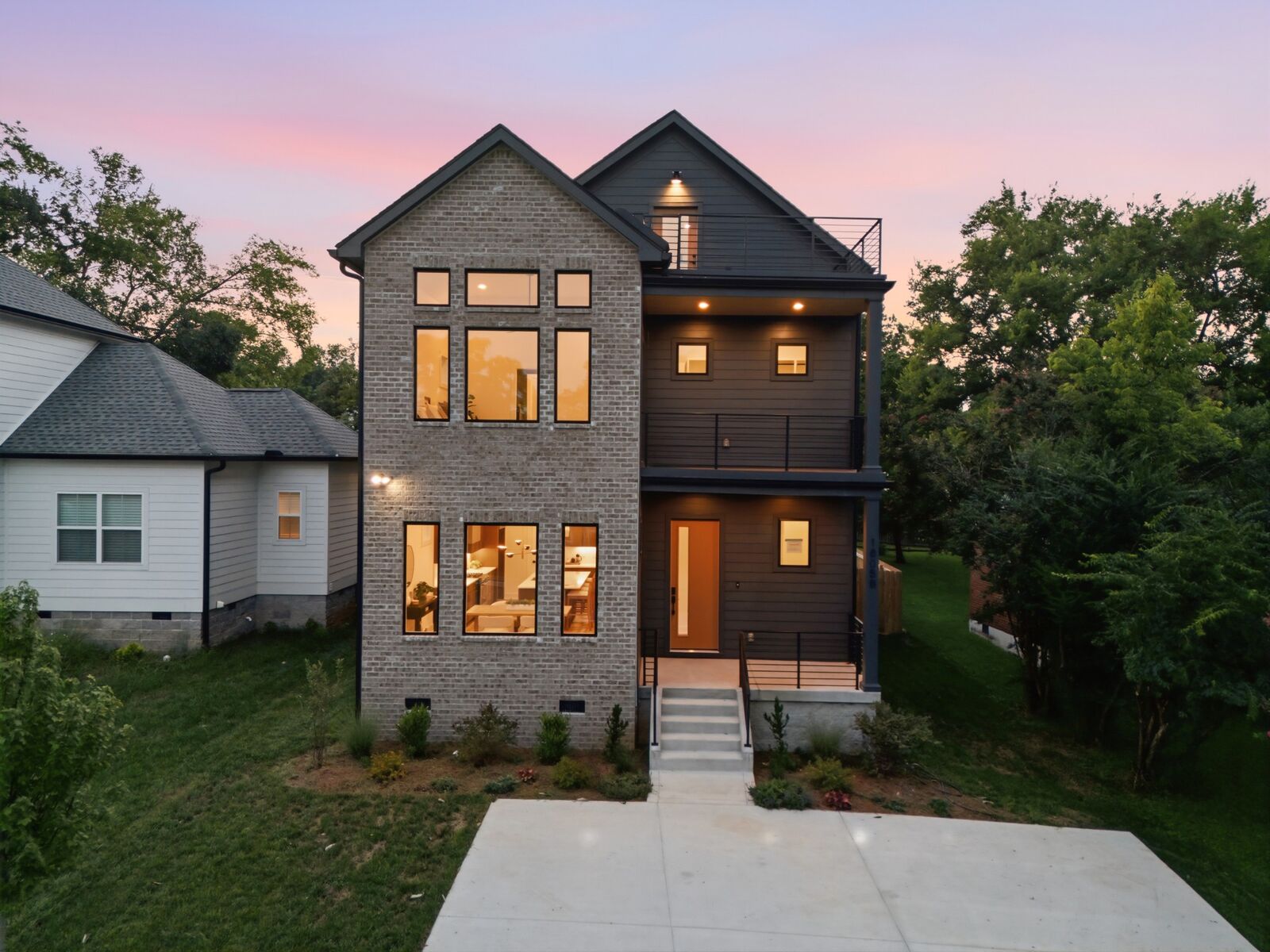 Property Photo:  1805B River Dr  TN 37218 