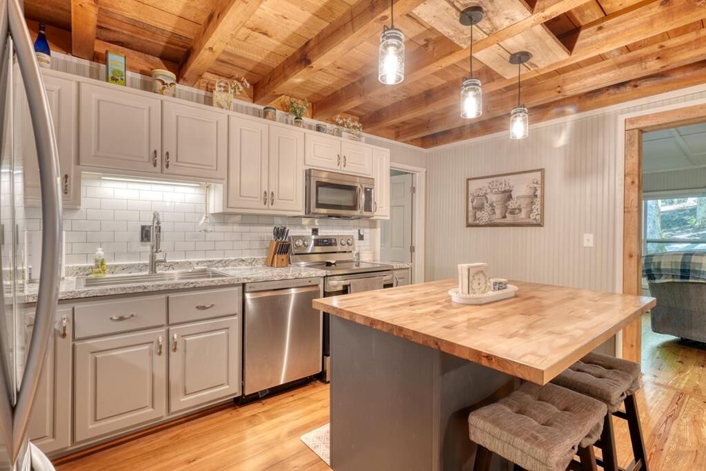 Property Photo:  919 New Hope Road  GA 30560 