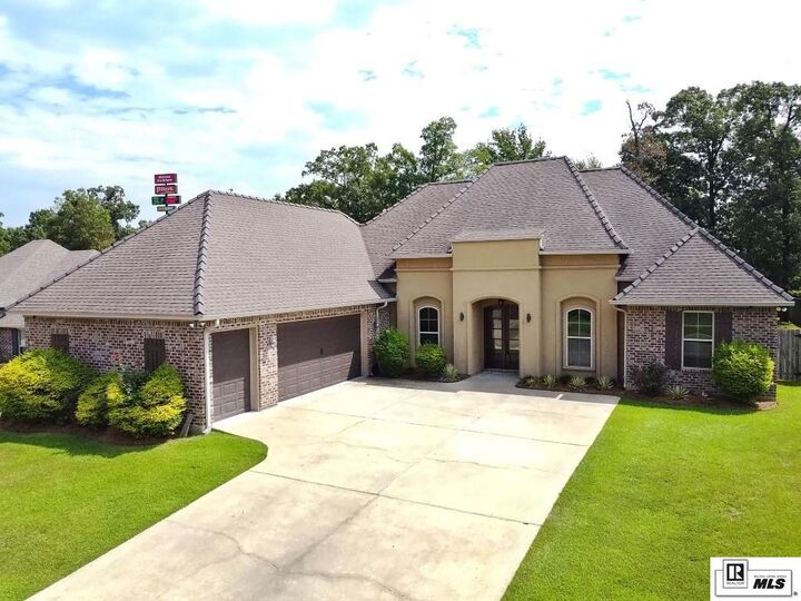 Property Photo:  411 Austin Oaks Circle  LA 71292 