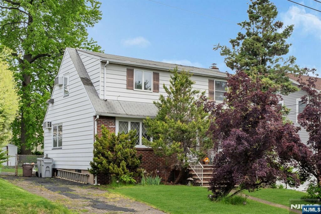 Property Photo:  123 Summit Avenue  NJ 07407 