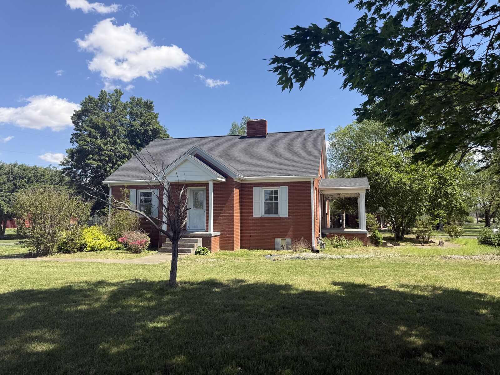 Property Photo: 9389 US Highway 60 W KY 42459