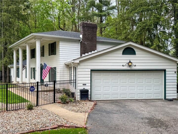 Property Photo:  1318 Highland Avenue E  OH 44460 