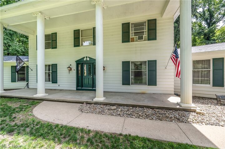 Property Photo:  1318 Highland Avenue E  OH 44460 