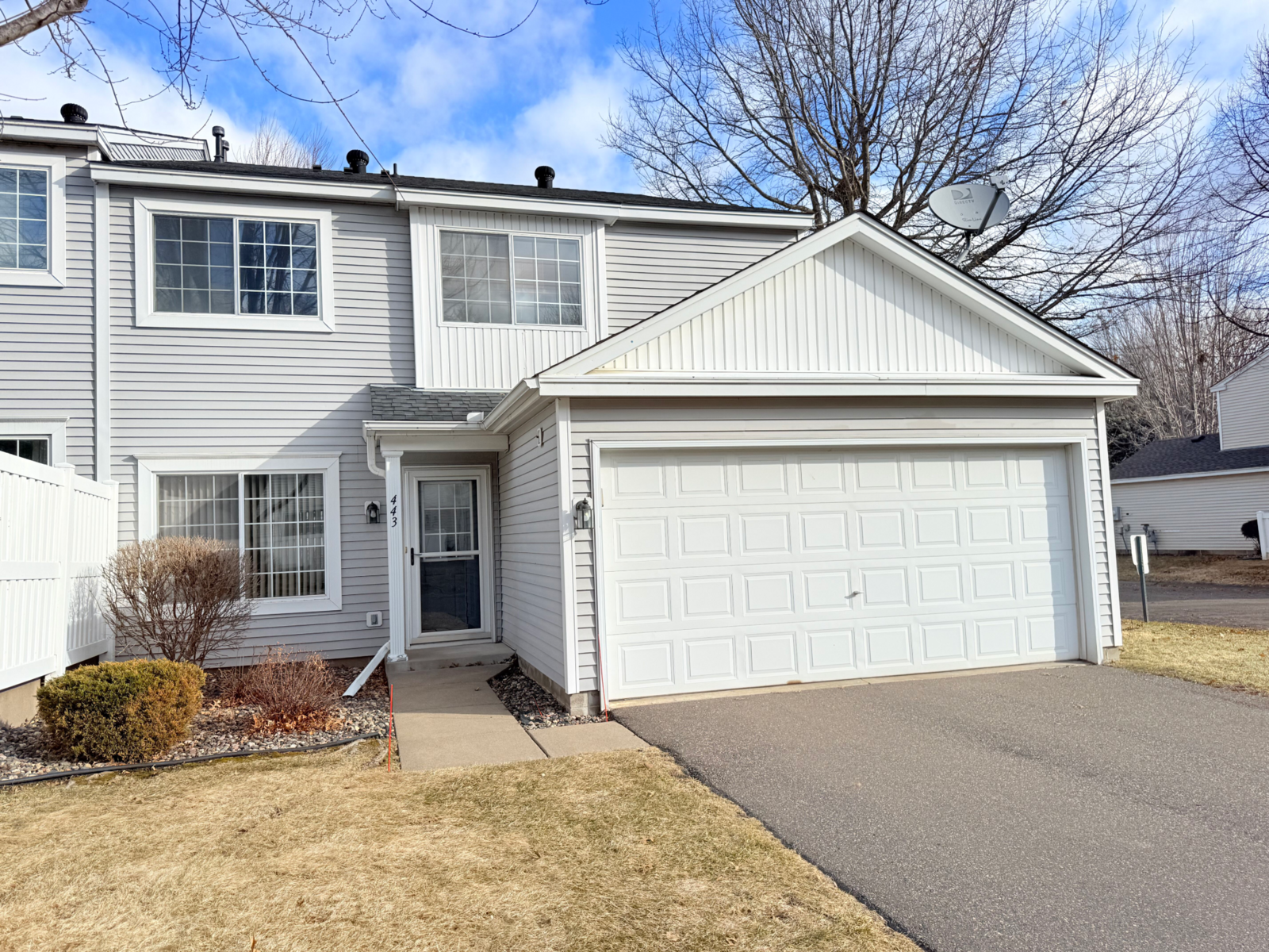 Property Photo:  443 Leeward Trail  MN 55129 