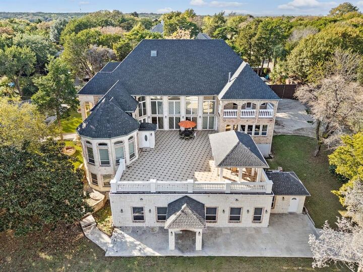 Property Photo:  1 Churchill Downs  TX 75116 