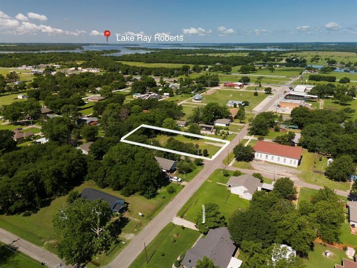 Property Photo:  306 Gene Autry Drive  TX 76271 