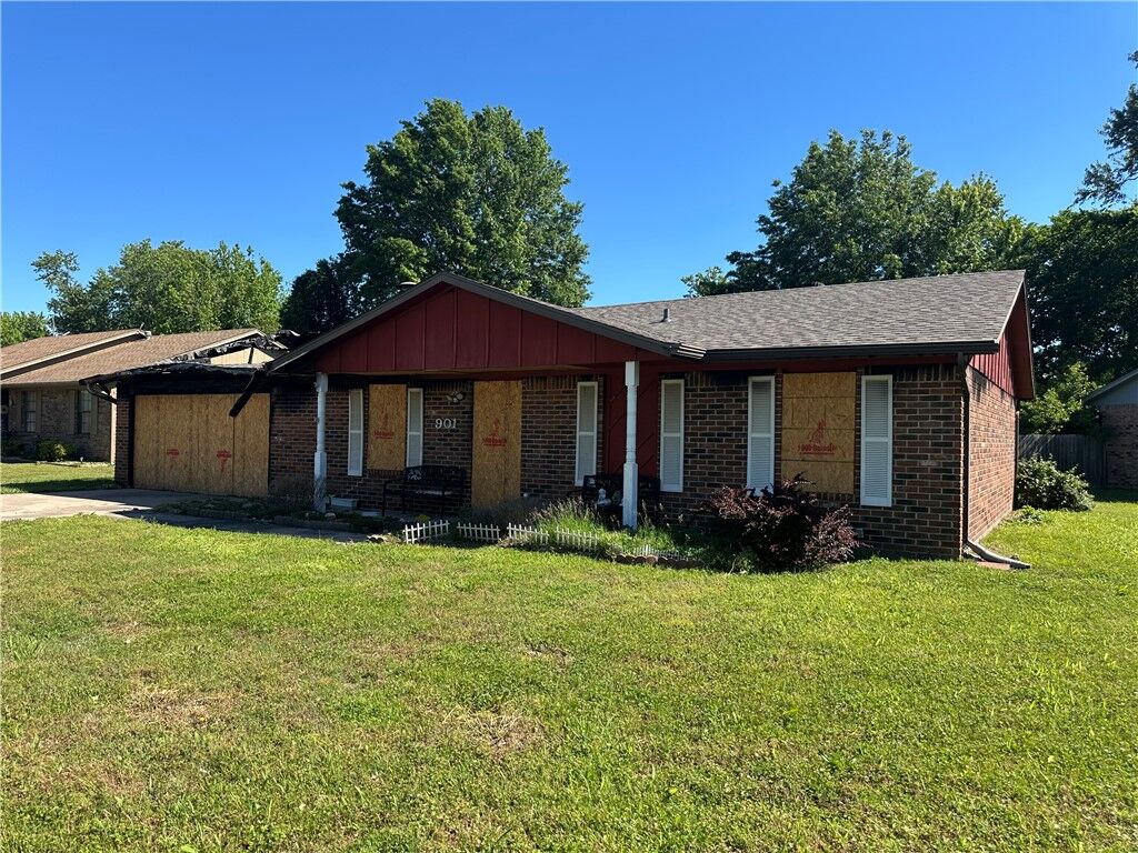 Property Photo:  901 Turtle Creek Drive  AR 72756 