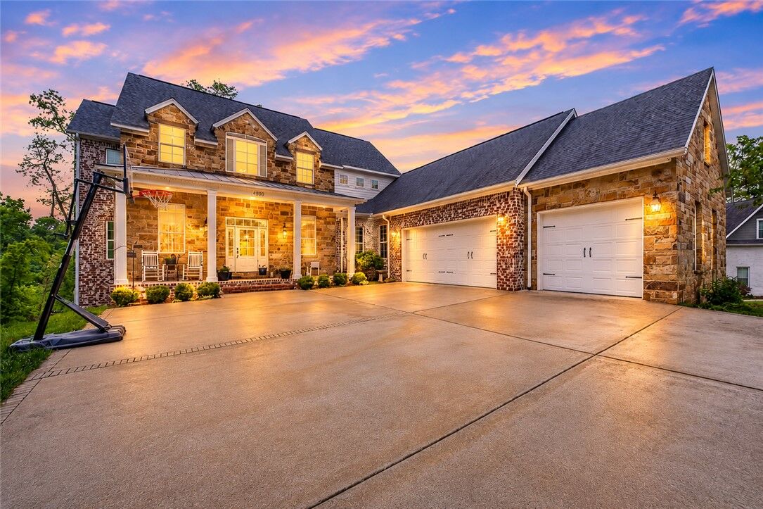 Property Photo: 1505 & 1507 Fontaine Court AR 72719