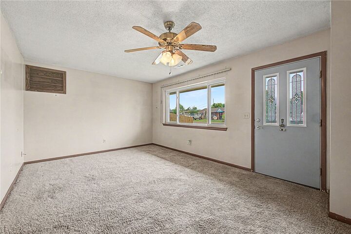 Property Photo:  715 N 12th Place  AR 72756 