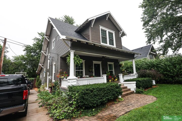 Property Photo:  641 E 9th Street  NE 68467 