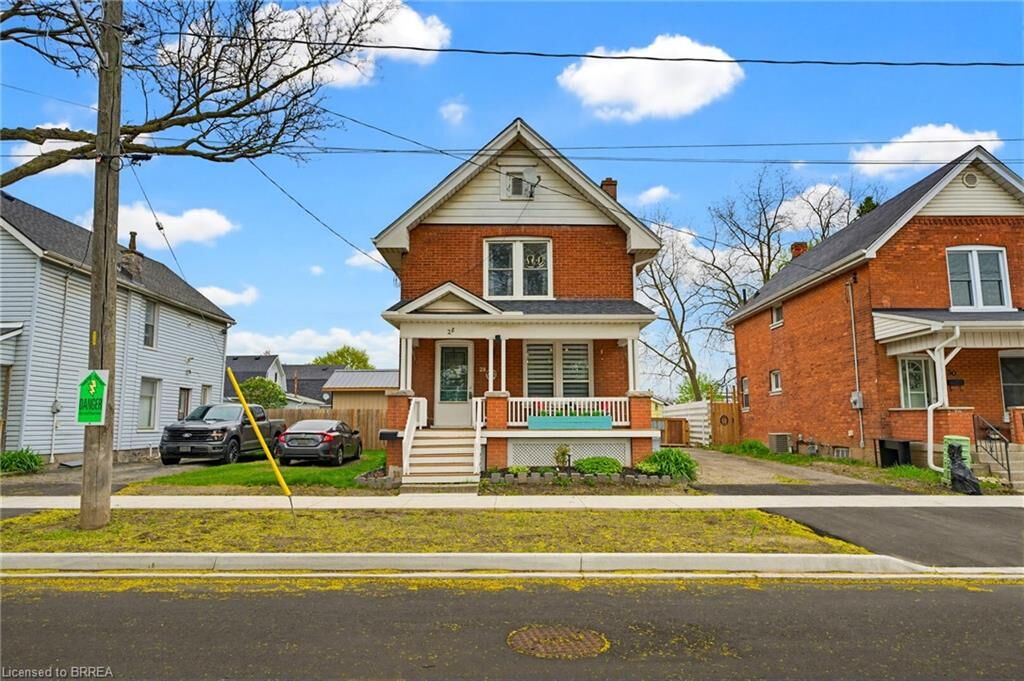 Property Photo:  28 Norwich Street  ON N3T 2B9 