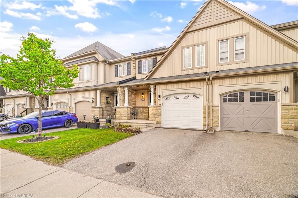 Property Photo:  220 Blackburn Drive 26  ON N3T 0C6 
