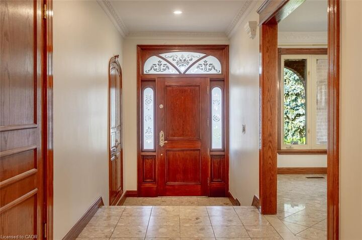 Property Photo:  477 Valleyview Crescent A  ON L9T 3L3 