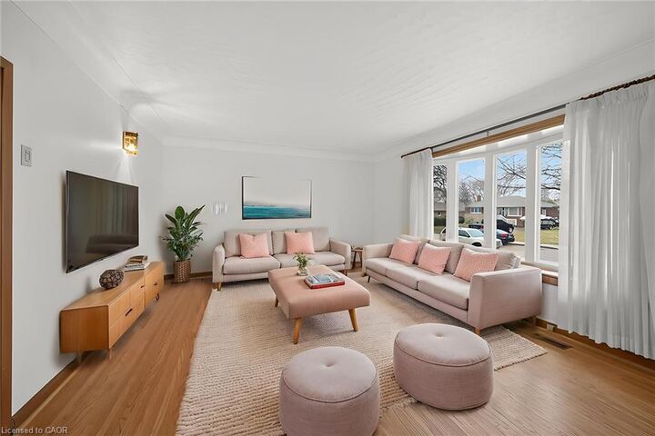 Property Photo:  134 West 28th Street  ON L9C 5B2 