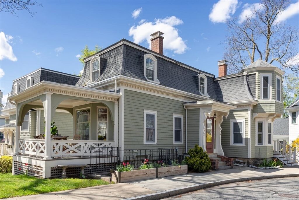 Property Photo:  123 Charlesbank Rd. 123  MA 02458 