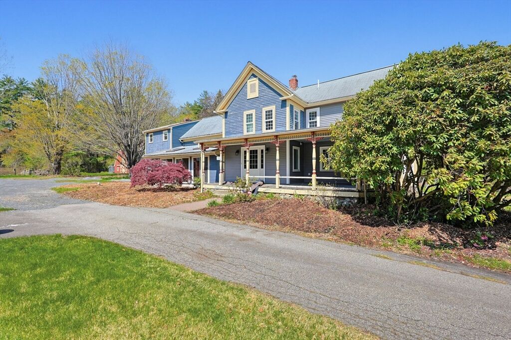Property Photo:  136 Lincoln St  MA 01749 