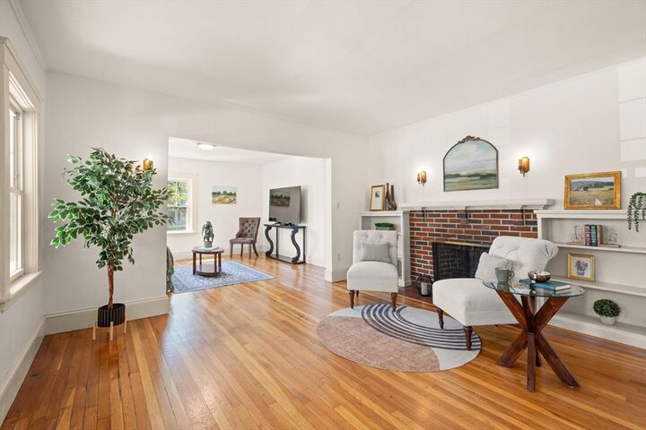 Property Photo:  33 Palfrey Rd  MA 02478 