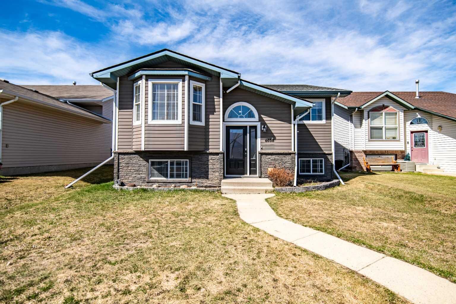 Property Photo:  4608 43 Street  AB T4S 1K9 