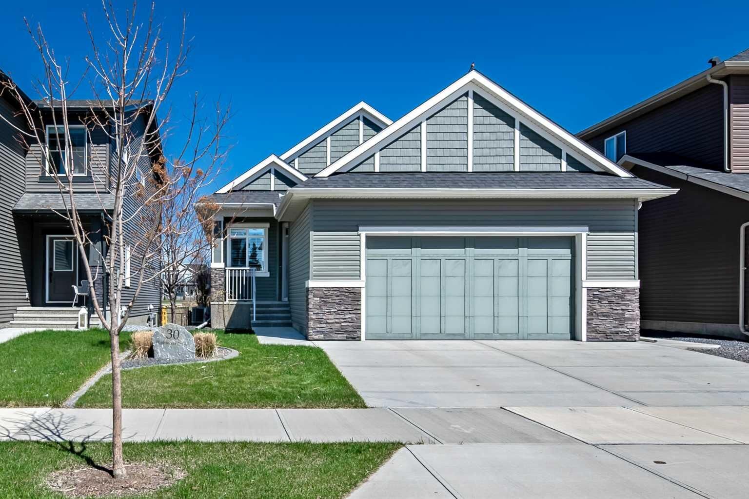 Property Photo:  30 Highwood Drive NW  AB T1S 5S3 