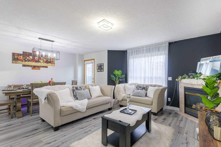 Property Photo:  13 Mt Aberdeen Manor SE  AB T2Z 3N8 