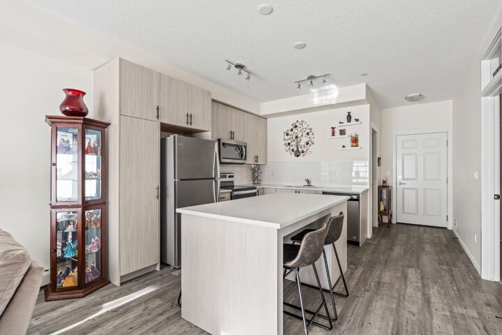 Property Photo:  151 Legacy Main Street SE 6302  AB T2X 4A4 