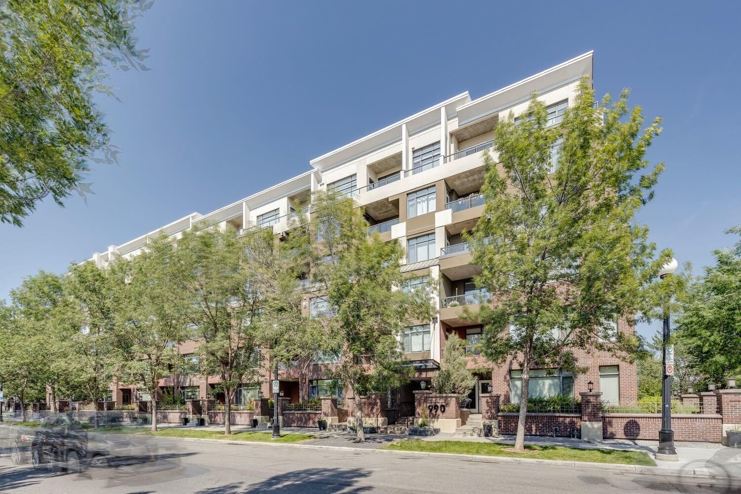 Property Photo:  990 Centre Avenue NE 108  AB T2E 2M9 