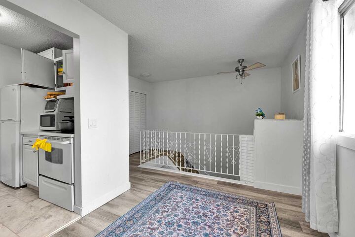 Property Photo:  4543 7 Avenue SE 3  AB T2A 5E4 