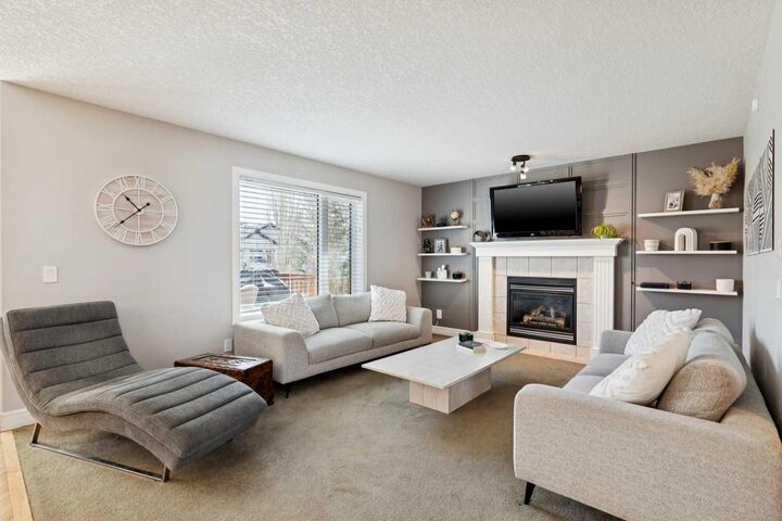 Property Photo:  826 Wentworth Place SW  AB T3H 4P1 