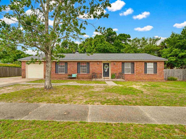 Property Photo: 8375 Strasburg Rd FL 32514