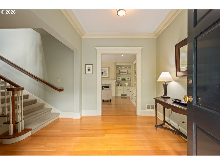 Property Photo:  2303 McMorran Ave  OR 97403 