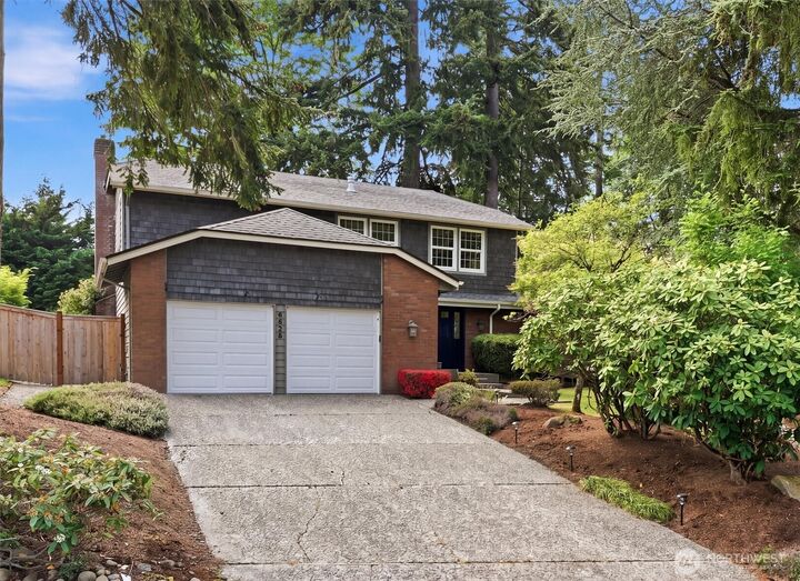 Property Photo:  4423  156th Place SE  WA 98006 
