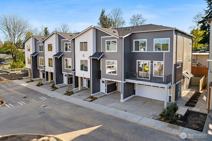 Property Photo:  16823  Alder Way K7  WA 98037 