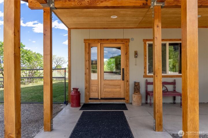 Property Photo: 446 Rendezvous Road WA 98862