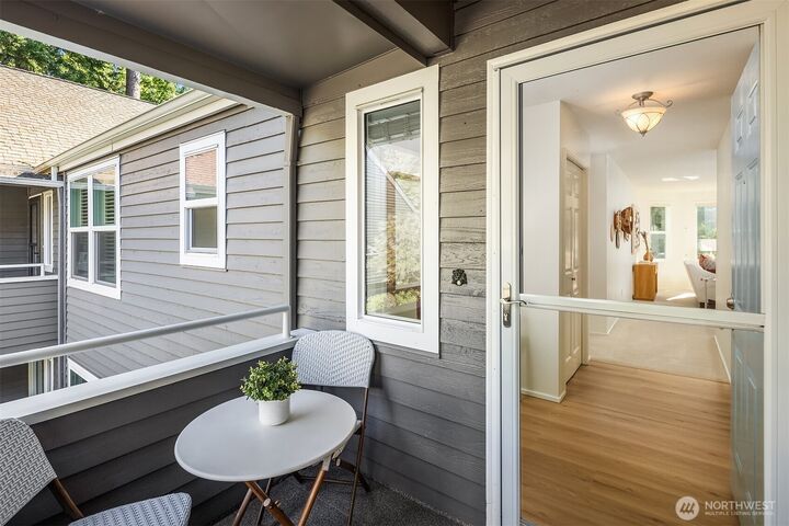 Property Photo:  4125  221st Place SE 2093  WA 98029 