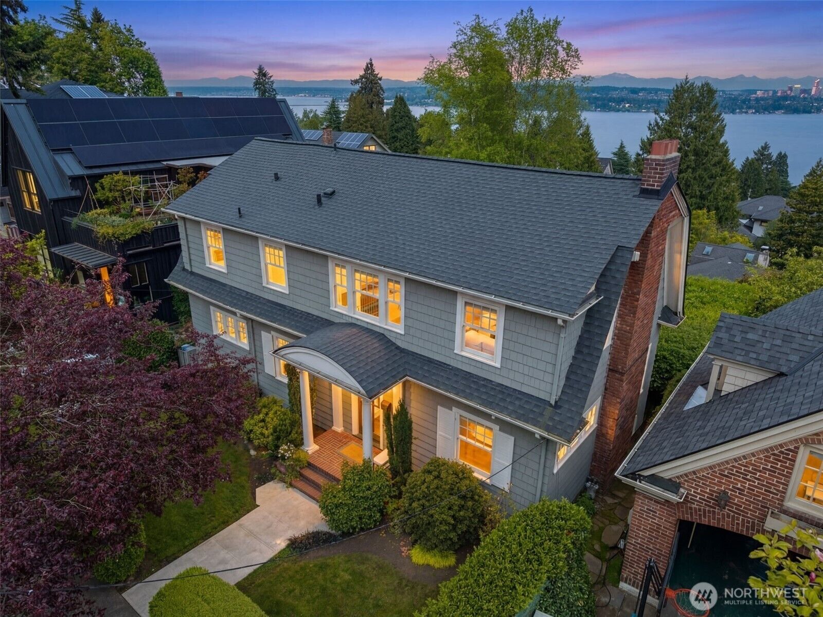 Property Photo:  1112  35th Avenue  WA 98122 