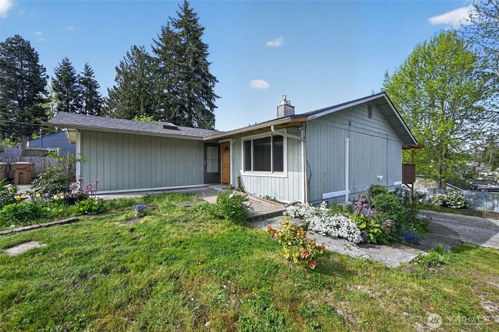 Property Photo:  9402  S Sheridan Ave  WA 98444 