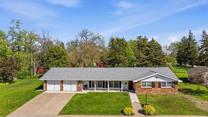 Property Photo: 1205 Lincoln Avenue IL 61036