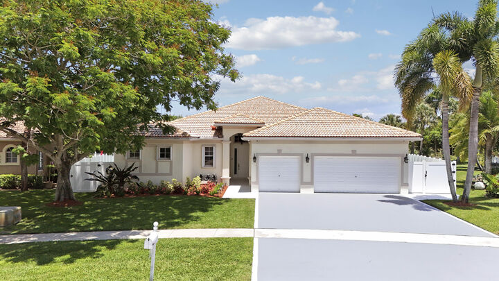 Property Photo:  10075 Freesian Way  FL 33449 
