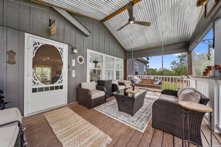 Property Photo:  1930 Odaniel Rd  TX 78155 